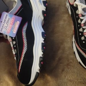 Skechers D'Lites Wide Width Walk/Run shoes, NWT